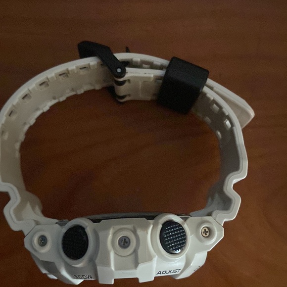 White G Shock watch good condition lifetime battery water resistant - Picture 2 of 5